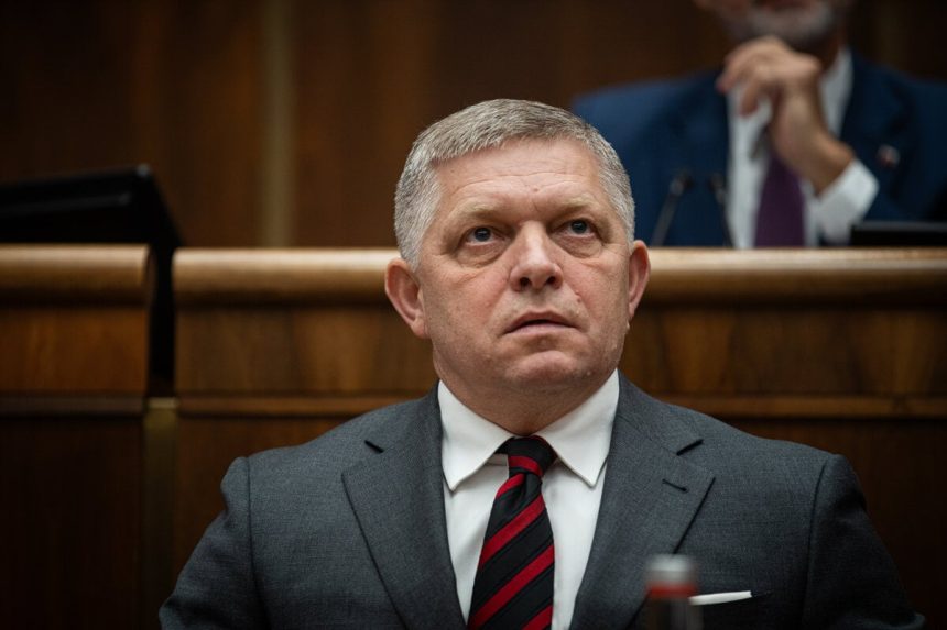 Narazky na Putina a zradcu Ficovi napisali odkaz pred skolou prednasku zrusili