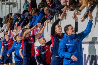 Pan utocnik otvoril kancelariu Novy trener Vionu Nech to je pes