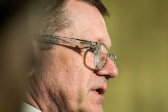 Peter Kmec ako minister podpisal sporne zmluvy