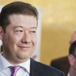 Predsedom ceskej Poslaneckej snemovne je Tomio Okamura