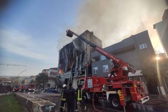 Pri pozari skladu parfemov v Turecku zomrelo sest ludi