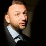 Sutaj Estok chce zrusit Urad na ochranu whistleblowerov