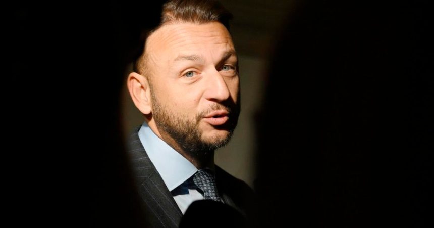 Sutaj Estok chce zrusit Urad na ochranu whistleblowerov