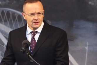 Vojenskemu lietadlu so Szijjartoom nedovolili pristat v Banja Luke