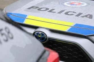 Bratislavska policia ziada o pomoc pri identifikacii zlodejov