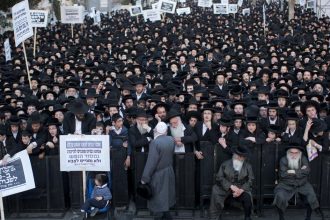 Britania Muzov planujucich utoky na zidov uznali za vinnych