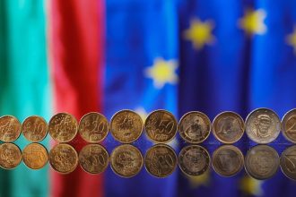 Bulharsko sa luci s levom a vita euro