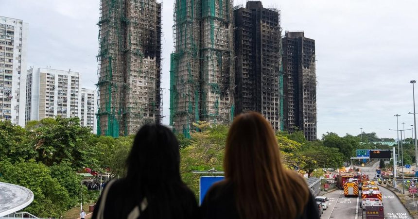CINA Mohutny poziar bytoveho domu v Hongkongu si vyziadal 151 obeti policia zadrzala 13 ludi