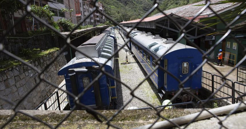 Celna zrazka vlakov nedaleko Machu Picchu si vyziadala obet