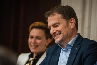 HNUTIE SLOVENSKO Ozrati poslanci hlasuju o osudoch ludi