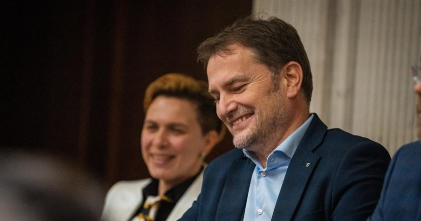 HNUTIE SLOVENSKO Ozrati poslanci hlasuju o osudoch ludi