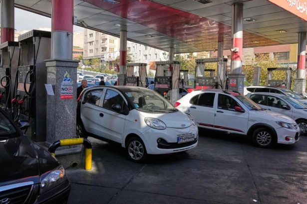 Iran zvysuje ceny benzinu po protestoch v 2019