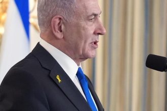 Izrael Netanjahu poziadal prezidenta Herzoga o milost