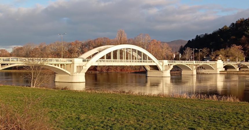 Most pomenovany po prezidentovi laka samovrahov