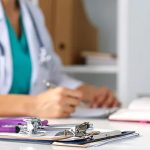 Pacientka sa zadusila hlienmi lekarka vinna