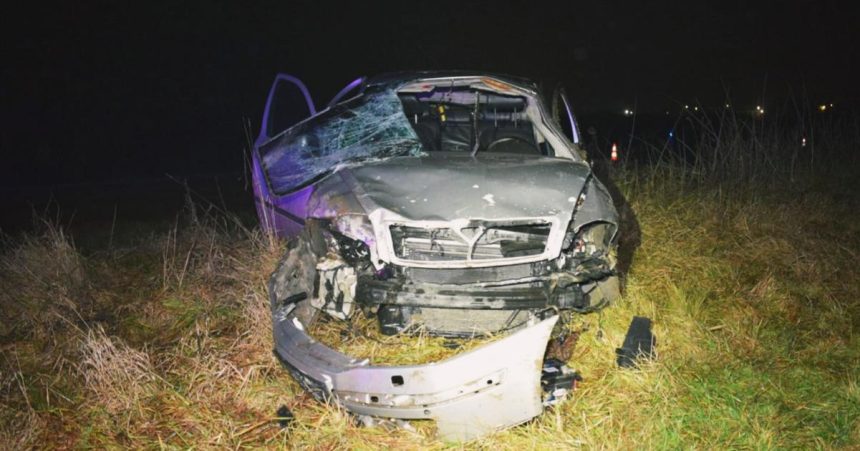 Policajna nahanacka skoncila hrozivou nehodou dvaja zraneni