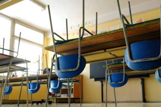 Pre zvysenu chorobnost zatvorilo 22 skol a nemocnice