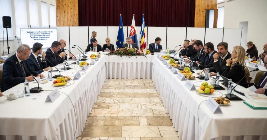 Pred rokmi ministrov Fica nechceli byt papalasmi dnes urad neukazal ucet za vyjazd vlady