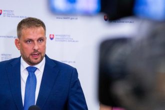Slovensko ma kriticky nizky pocet zdravotnikov ministerstvo navrhuje opatrenia