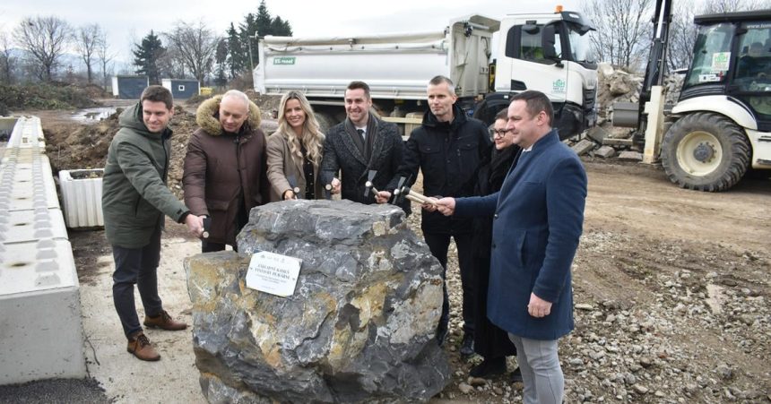 V Dubnici nad Vahom spustili vystavbu plavarne