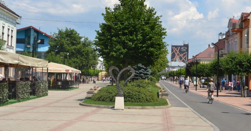 V Humennom Neznu pripomina tabula v Michalovciach nic