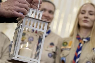 Zeleznice v sobotu vypravia 27 vlakov s betlehemskym svetlom