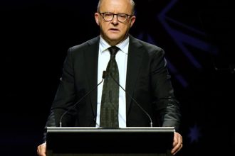 Albanese sa prihovoril za respekt voci vojakom ktori sluzili v Afgansitane