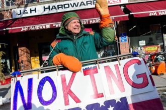 Americania protestovali proti Trumpovej politike v den jeho 1 vyrocia v urade