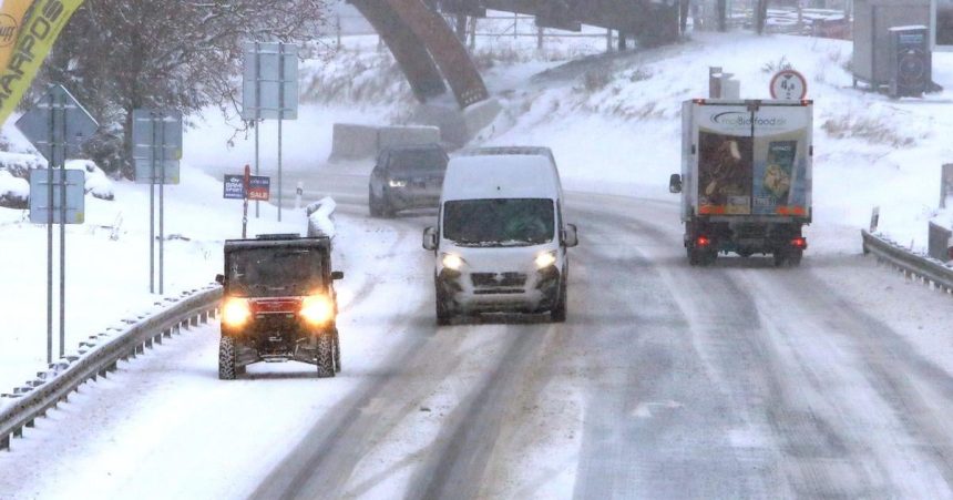 Cesty su vacsinou zjazdne moze byt na nich sneh