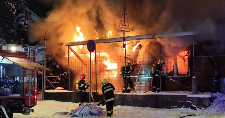 Dym videli uz z dialky V Martine horel stanok pri zeleznicnej stanici