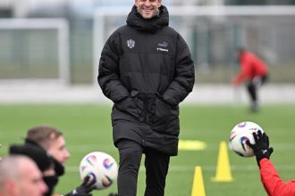 Experiment alebo genialny tah Neznamy kouc prichadza do Trnavy