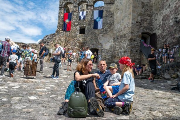 Hrad Strecno vlani prilakal viac navstevnikov