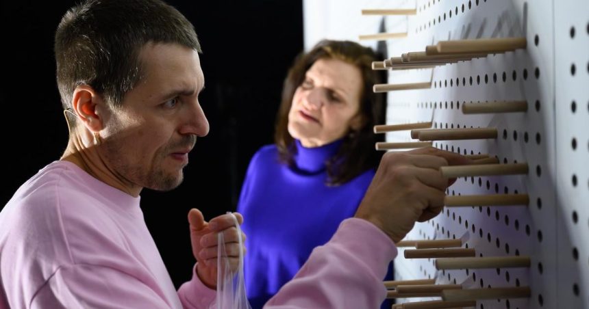 Je to ako pohlad cez klucovu dierku Pozerat sa na rodiny dospelych autistov nie je prijemne