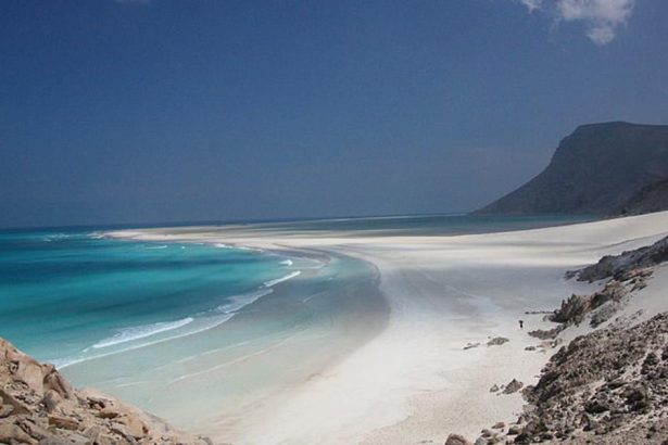 Jemen dokoncil evakuaciu turistov z ostrova Sokotra