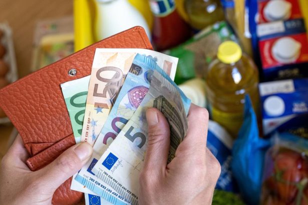Maloobchodne trzby v eurozone v novembri stupli o 23 percenta
