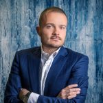 Miliardy aj vdaka Kalinakovi Strnad je zrazu v klube najbohatch na planete o jeho akcie prebiehala bitka