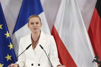 Polsko Vladna koalicia chce obmedzit socialne siete pre mladistvych