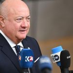 Rakusky kancelar Stocker navrhol referendum o reforme vojenskej sluzby