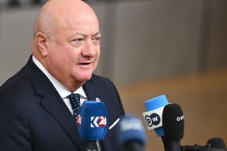 Rakusky kancelar Stocker navrhol referendum o reforme vojenskej sluzby