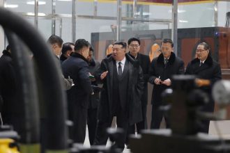 Severokorejsky vodca Kim verejne odvolal vicepremiera ktory zlyhal pri modernizacii zavodu
