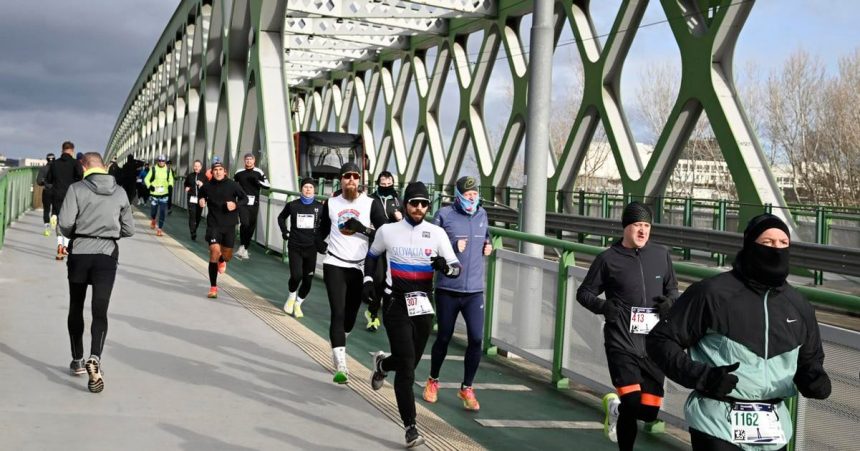 Silvestrovsky beh cez bratislavske mosty prilakal ucastnikov z 28 krajin