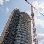 UHP vo svojom hodnoteni opat odporuca MO aby predstavil plan naplnienia budov