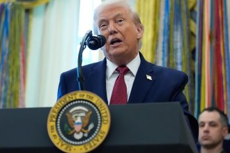 Viaceri republikanisti odmietli Trumpove vyhlasenia o invazii Gronska