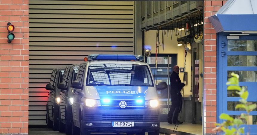 Americanov odsudili v Nemecku na takmer tri roky vazenia za spionaz pre Cinu