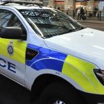 Britska policia obvinila trinastrocneho chlapca z pokus o vrazdu po utoku v skole