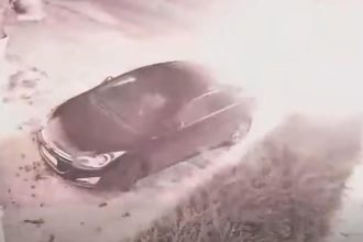 FOTO V meste radia pyroman skody zaplati vsetci obyvatelia Zachytila ho kamera