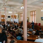 Ficu v Nitre ostrihali Predtym v zupnej sale diskutoval so studentmi bol spokojny