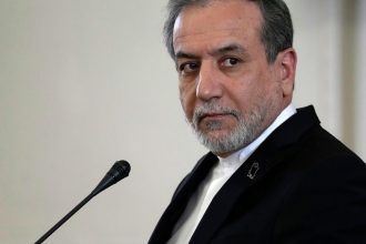 Irn Arakci kritizoval Merza po hrozbach ze na Teheran uvali dalsie sankcie
