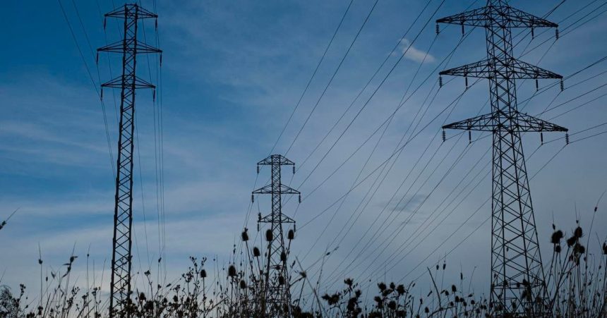 Na Ukrajinu prudi elektrina zatial bez obmedzeni