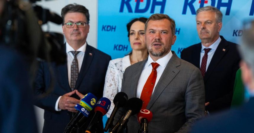 Na sneme KDH sa nebude volit predseda Karas do buducna nevylucuje zaujem viest stranu